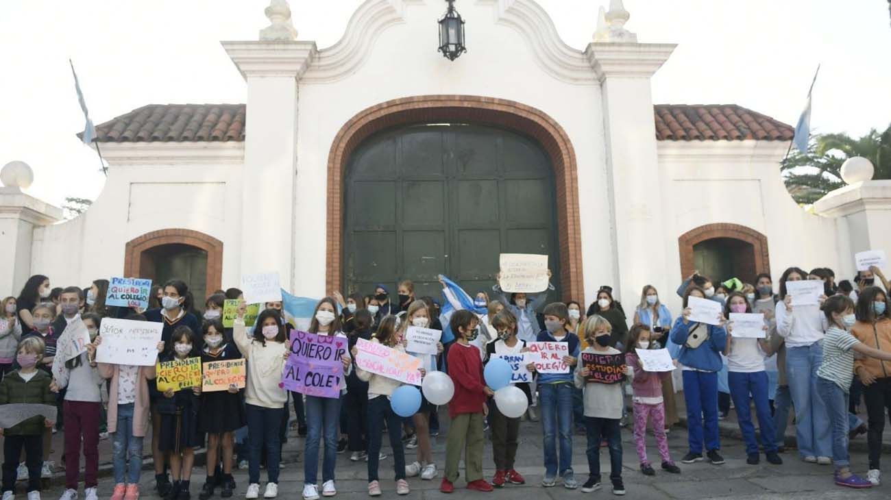 clases presenciales protesta olivos 