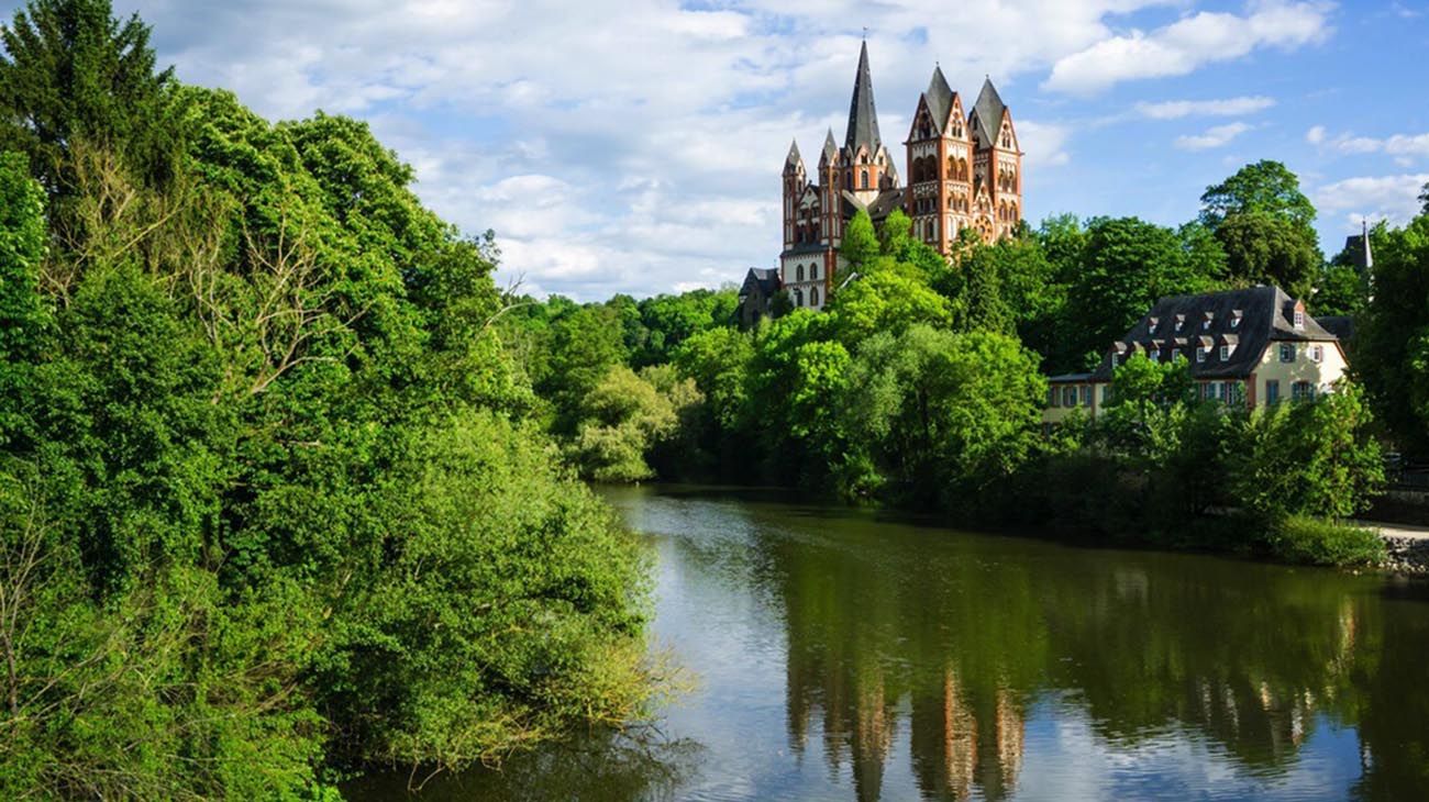 Marburgo, la ciudad medieval en donde se fabrica la vacuna de Pfizer