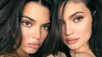 Inspiráte con este look de los 90 de las Kardashian