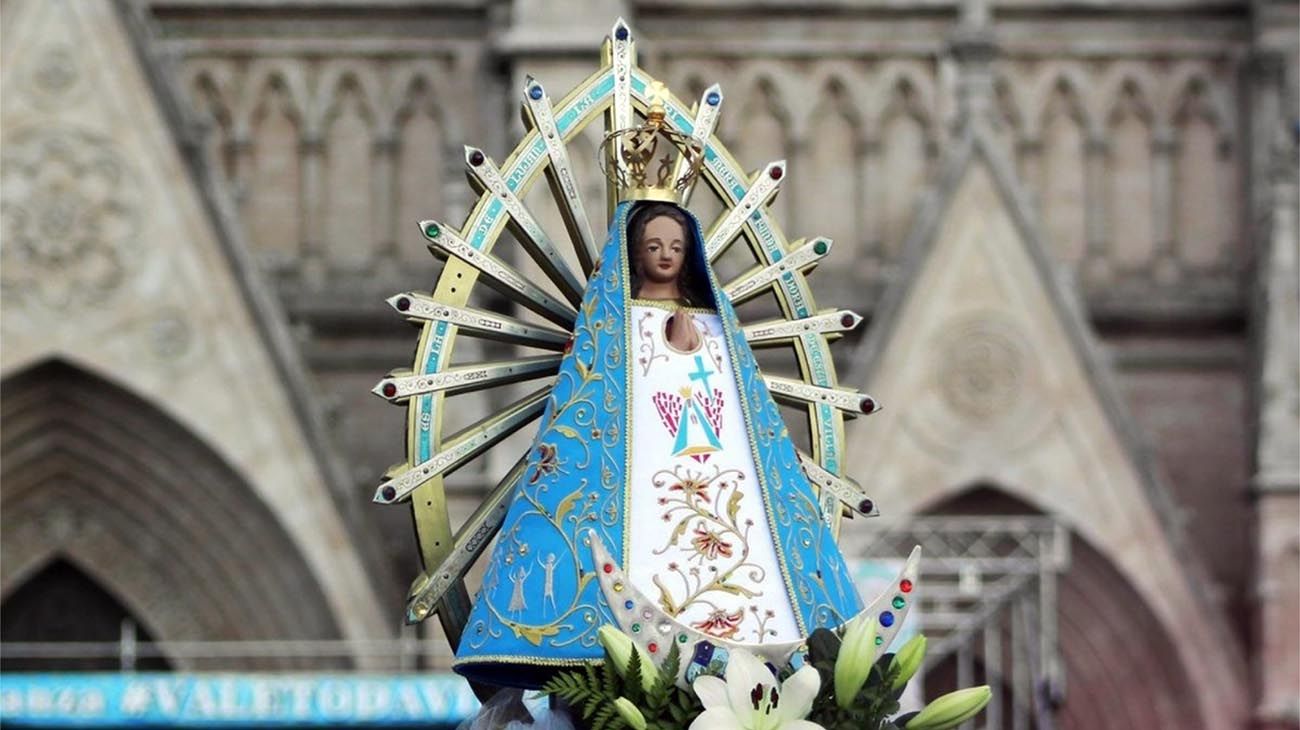 la virgen María como Comisario de la policía Federal