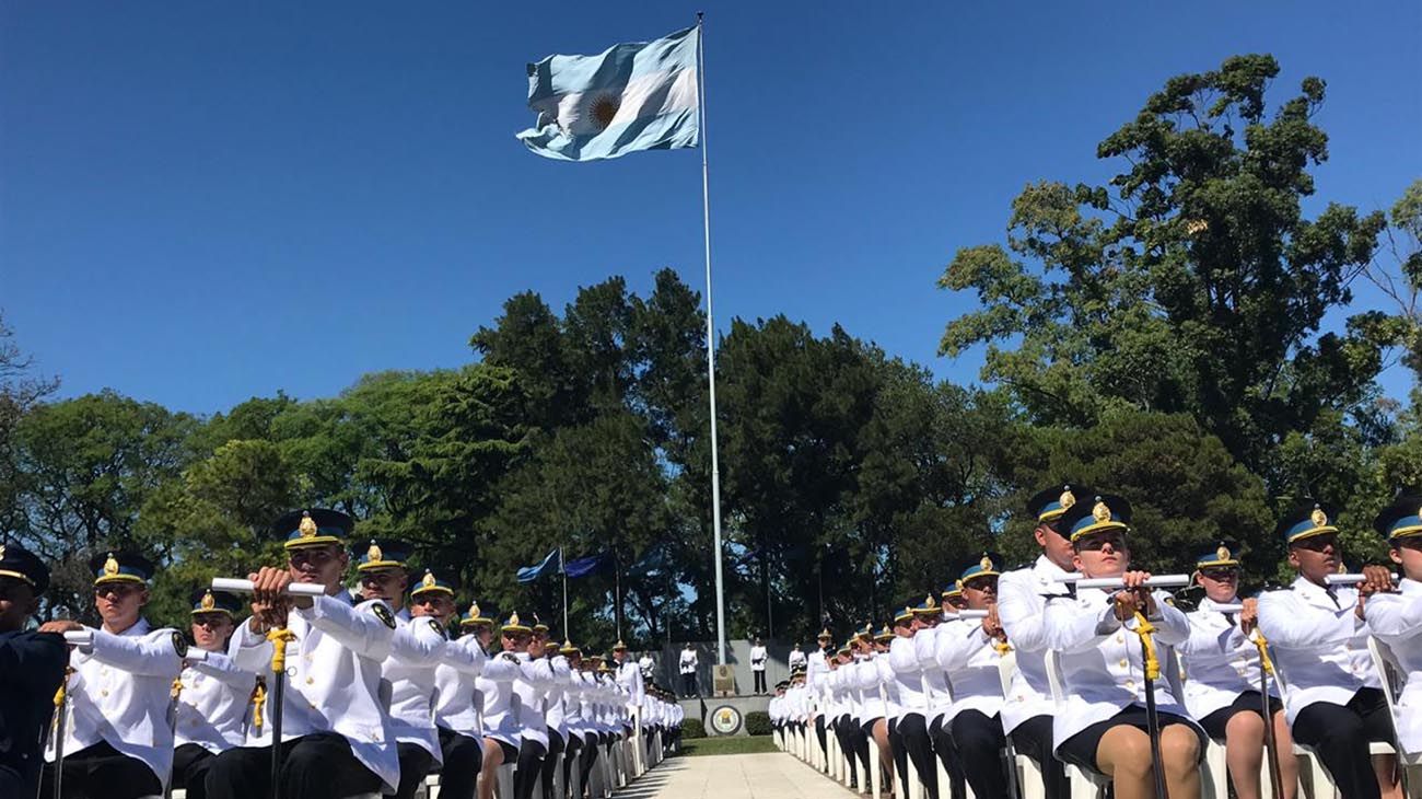 la virgen María como Comisario de la policía Federal