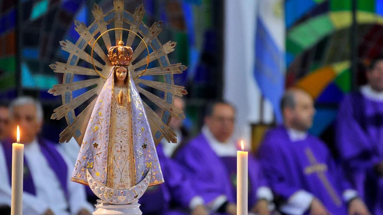 la virgen María como Comisario de la policía Federal