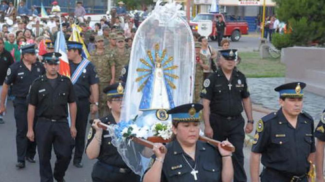 la virgen María como Comisario de la policía Federal