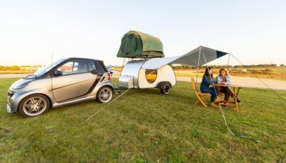 Cocoon, la mini habitación rodante que hasta un Smart puede remolcar