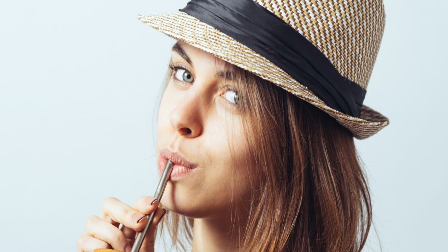 La palabra mate nace del vocablo quechua matí, y significa calabaza, ya que históricamente era el recipiente y material donde más se tomaba. En tanto la bombilla se denominaba tacuarí y era simplemente una cañita ahuecada.