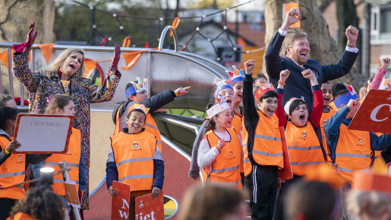 El rey Willem-Alexander y la reina Maxima de los Países Bajos asisten a la inauguración nacional de los Juegos del Rey en el Centro Infantil Butterfly en Amersfoort, Holanda Central. | Foto:Jeroen Jumelet / ANP / AFP