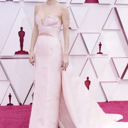 Oscar 2021: Recorre la Alfombra roja con los looks más impactantes