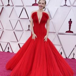 Oscar 2021: Recorre la Alfombra roja con los looks más impactantes
