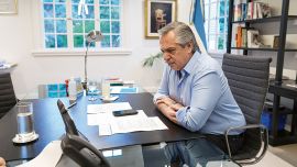 Alberto Fernández en su despacho de Olivos.