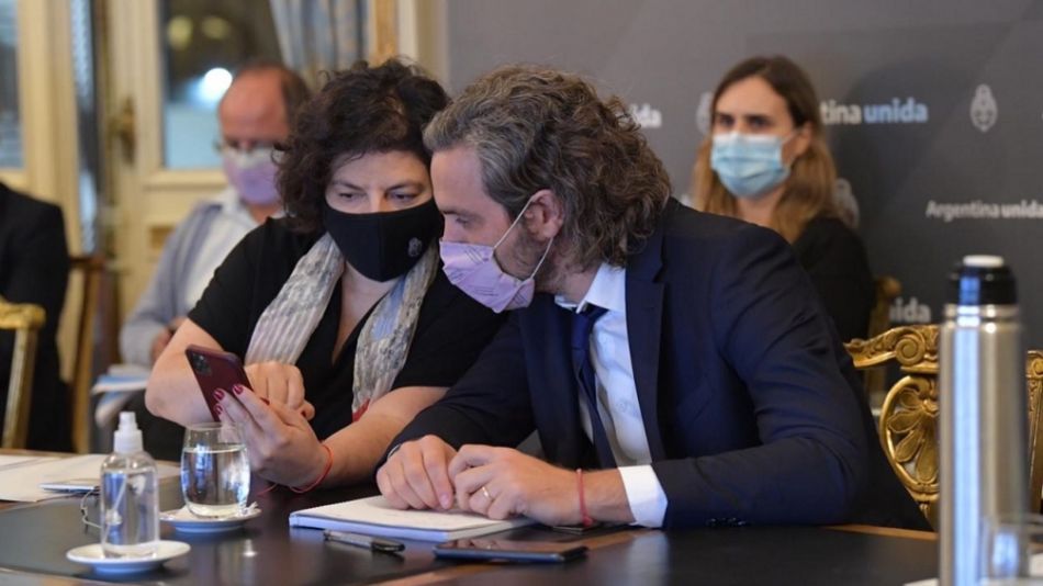 La ministra de Salud Carla Vizzotti con el jefe de Gabinete Santiago Cafiero.