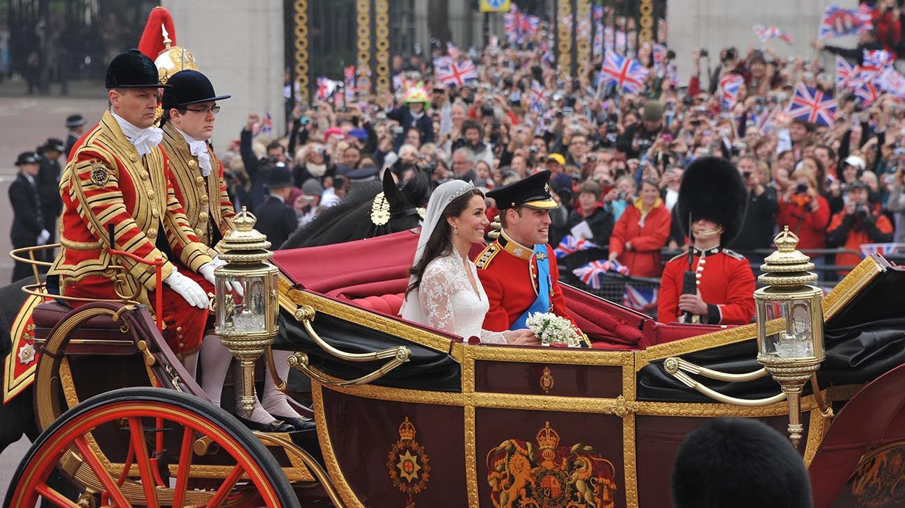  El príncipe Guillermo y Kate Middleton, futuros reyes de Inglaterra, se casaron el 29 de abril de 2011 en Londres