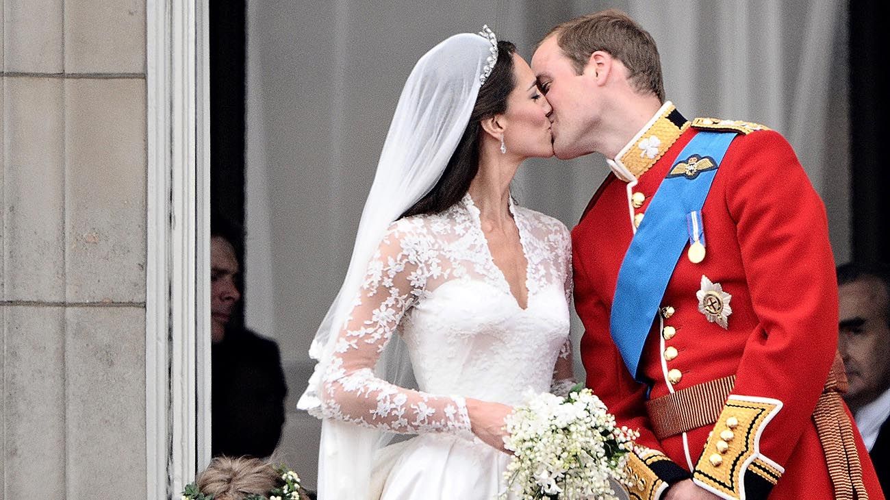  El príncipe Guillermo y Kate Middleton, futuros reyes de Inglaterra, se casaron el 29 de abril de 2011 en Londres