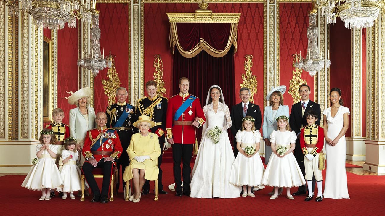  El príncipe Guillermo y Kate Middleton, futuros reyes de Inglaterra, se casaron el 29 de abril de 2011 en Londres