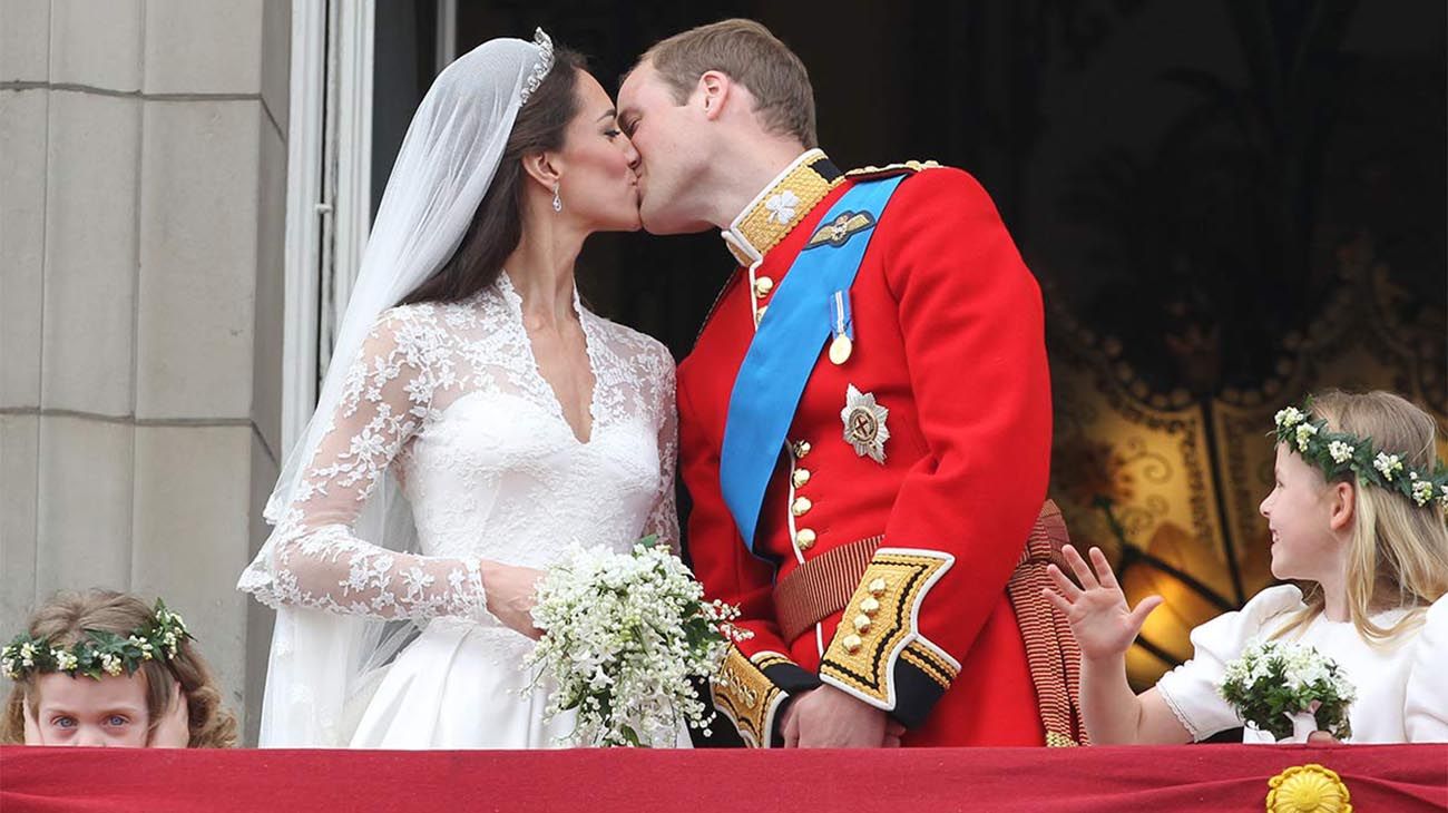  El príncipe Guillermo y Kate Middleton, futuros reyes de Inglaterra, se casaron el 29 de abril de 2011 en Londres