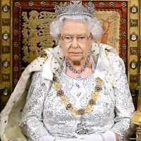 ISABEL II CELEBRO LOS 95 CON LUTO, SOLA Y MUY TRISTE