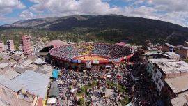 Chota, en la región central de Perú, tiene una plaza de toros activa y un clima con gran amplitud térmica.