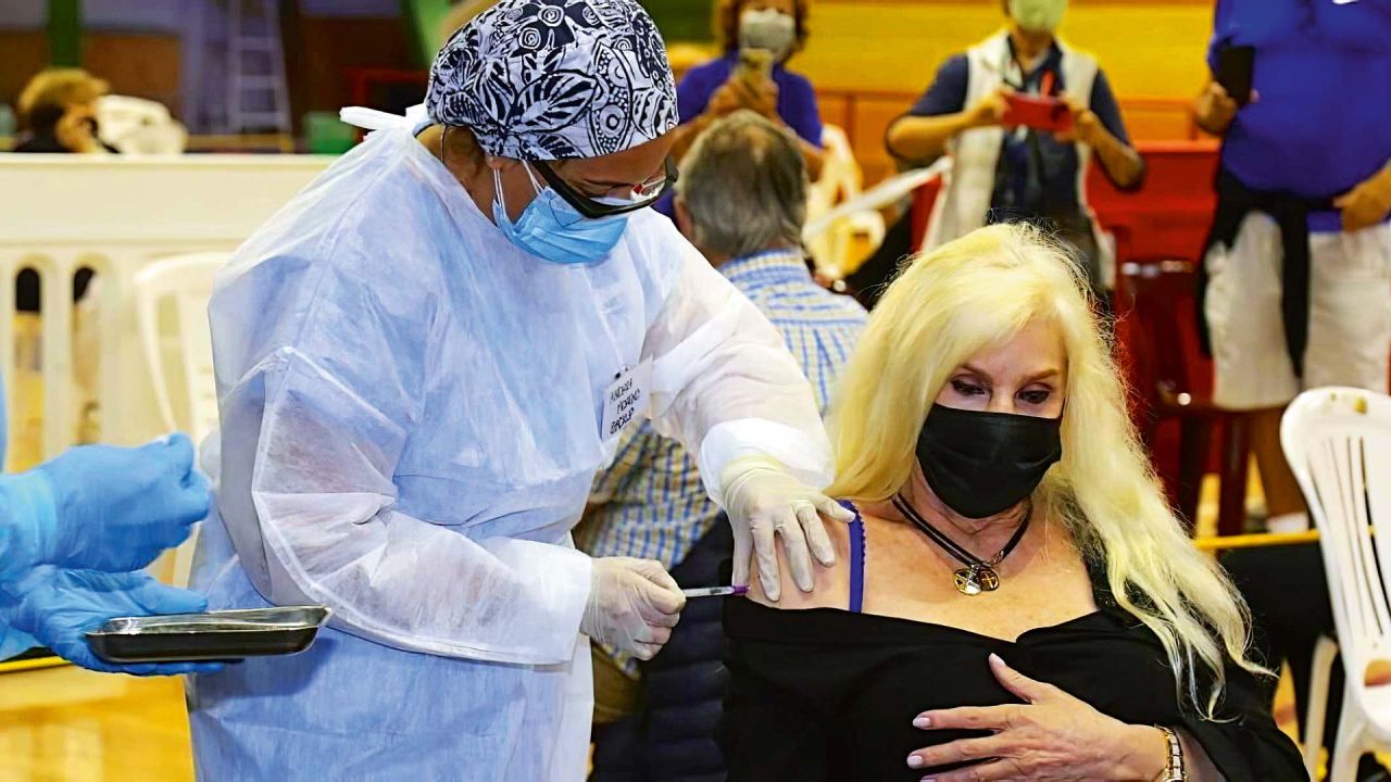 Susana Giménez se vacunó en Uruguay. | Foto:Cedoc.