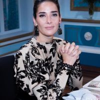 Todos los detalles del look de época de Juana Viale para "Almorzando con Mirtha"
