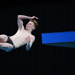 Jaden Eikermann Gregorchuk de Alemania compite en la plataforma masculina de 10 metros en la Copa del Mundo de Buceo FINA, que también funciona como evento de prueba para los Juegos Olímpicos de Tokio 2020, en el Centro Acuático de Tokio. | Foto:Charly Triballeau / AFP
