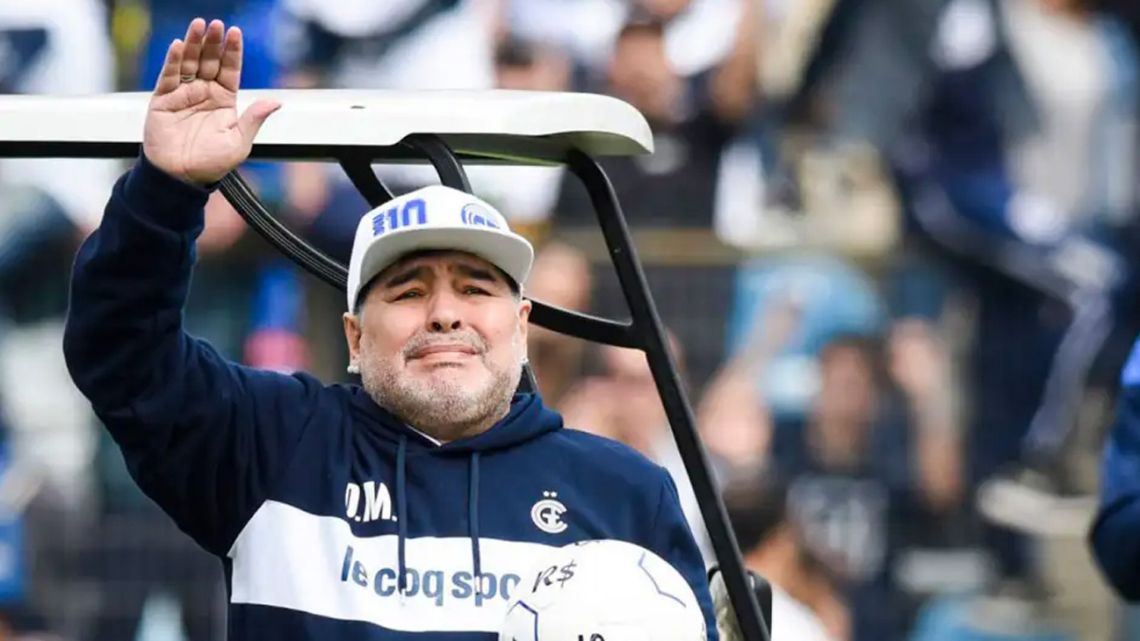 Diego Maradona, in one of his last public appearances at coach of Gimnasia y Esgrima La Plata.
