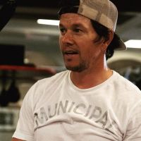 Mark Wahlberg mostró su increíble cambio físico tras aumentar nueve kilos para una película