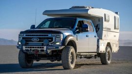 Ideado por la empresa estadounidense Nimbl, el Evolution fue construido con un monocasco de fibra de carbono y vidrio.