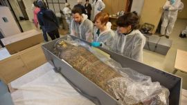 La momia se encuentra exhibida en el Museo Nacional de Varsovia, Polonia.