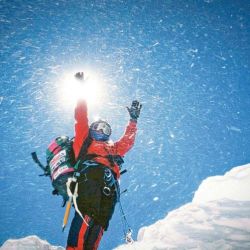 Avila logró llegar a la cima del Everest en su segundo intento.
