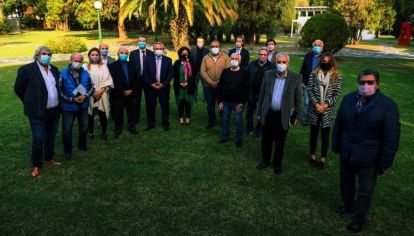 Alberto Fernández y Carla Vizzotti junto a sindicalistas de la CGT.