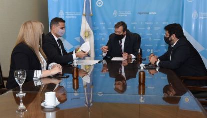 REUNIÓN. Asís y Perilli, de Jutof, fueron recibidos por el ministro Martín Soria, y el secretario Juan Mena.