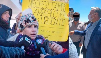 En la mira. López (arriba) estuvo en la última presentación del Operativo Sol y se mostró junto al ministro Sergio Berni. La dirigente vecinal María Inés Benítez (izq:).