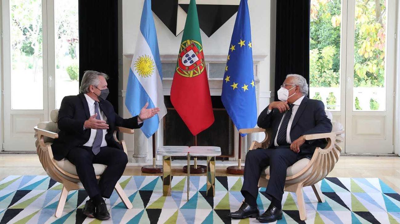 Alberto Fernández con Marcelo Rebelo de Sousa presidente de Portugal 