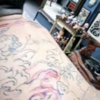 Fede Bal mostró su gigantesco tatuaje que va desde su nuca hasta su cola