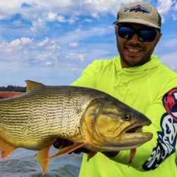 La pesca no es sencilla, pero si uno sigue las indicaciones del guía, el panorama cambia rápidamente.