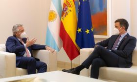Alberto Fernández y Pedro Sánchez 20210511