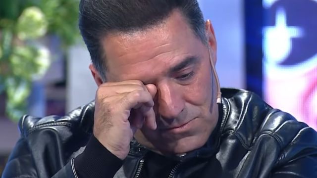 Mariano Iúdica llorando
