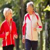 Está comprobado que el ejercicio físico ayuda a elevar el colesterol HDL. Caminata, running y ciclismo son ideales.