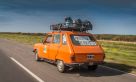 En medio de la pandemia, viajan de Ushuaia a Alaska en un Renault 6