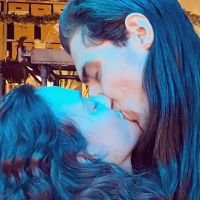 Kat Dennings, de WandaVision, se comprometió con el cantante Andrew W.K