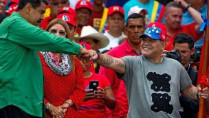 Nicolás Maduro junto a Diego Maradona