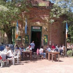 El bar Don Tomás, en Gouin.