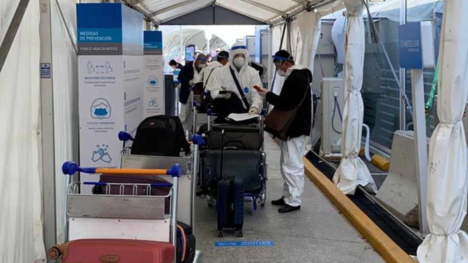 Ezeiza, sábado 15 de mayo: los hisopados a cargo de laboratorios Stamboulian.