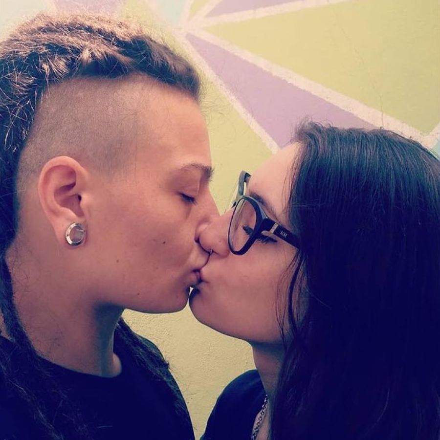 La mujer detenida por besar a su novia habló de abuso policial: A mí me  desnudaron | Perfil