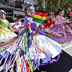 Bailarines realizan danza folclórica andina Morenada para celebrar el 20 aniversario de la declaración del carnaval de Oruro como Obras Maestras del Patrimonio Oral e Inmaterial de la Humanidad de la UNESCO, en La Paz. | Foto:Aizar Raldes / AFP