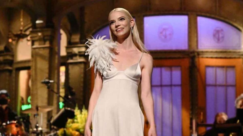 Anya Taylor-Joy  presentó el Saturday Night Live en español 