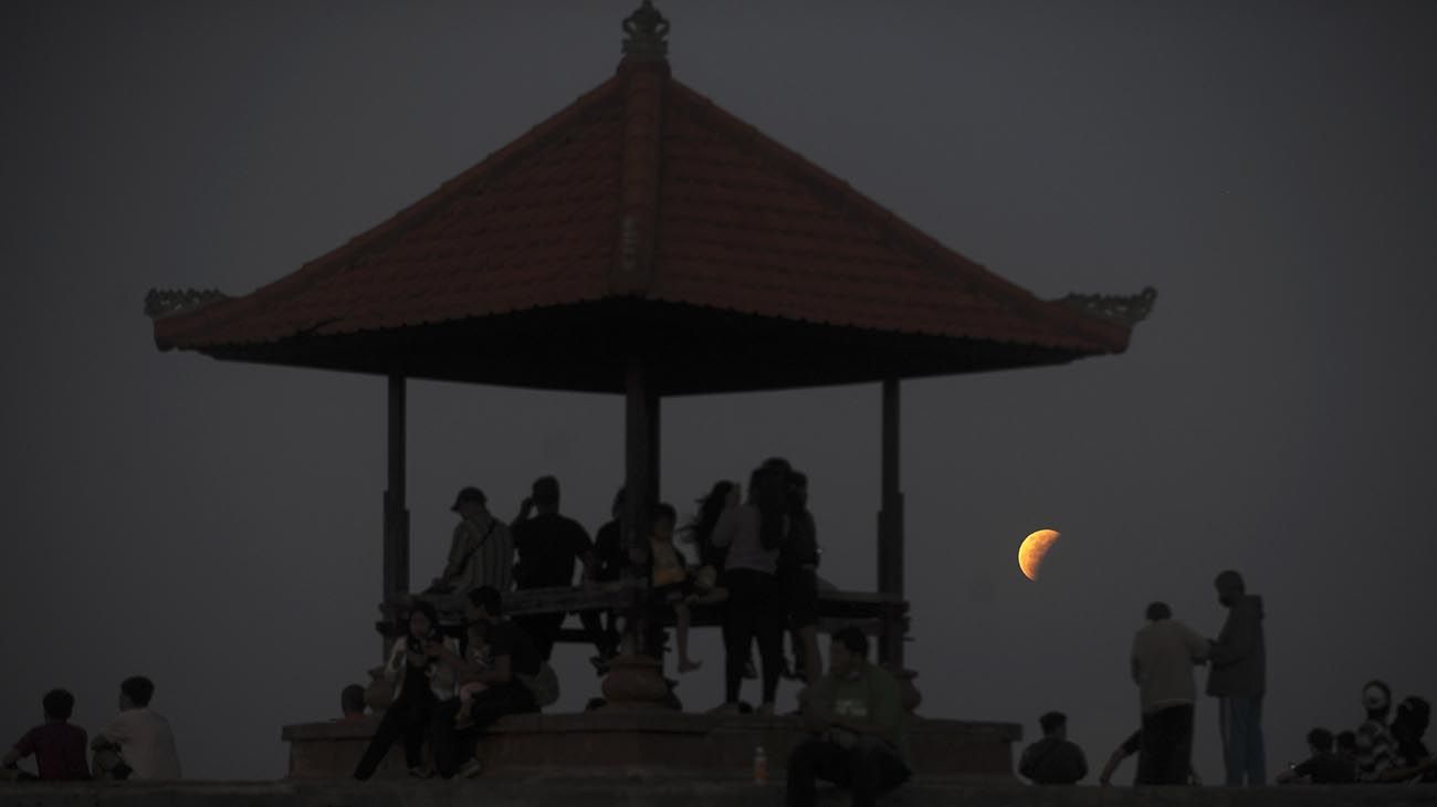 Un nuevo fenómeno astronómico se repite, la denominada "Luna de Sangre o Sangrienta", es contemplada en distintas partes del Mundo.