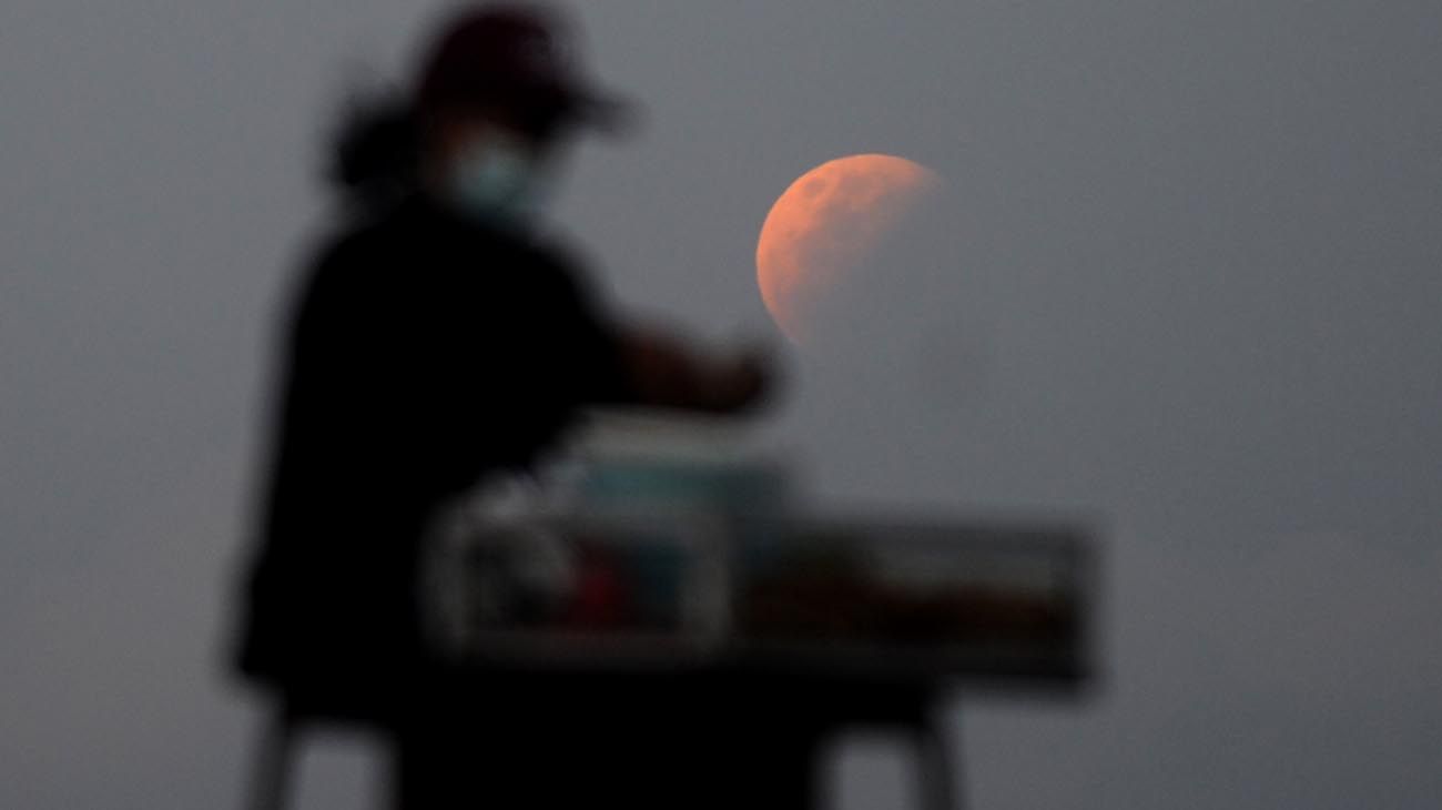 Un nuevo fenómeno astronómico se repite, la denominada "Luna de Sangre o Sangrienta", es contemplada en distintas partes del Mundo.