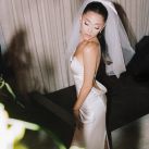 Ariana Grande mostró detalles de su boda y el vestido de espalda descubierta que fue sensación