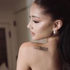Ariana Grande mostró detalles de su boda y el vestido de espalda descubierta que fue sensación