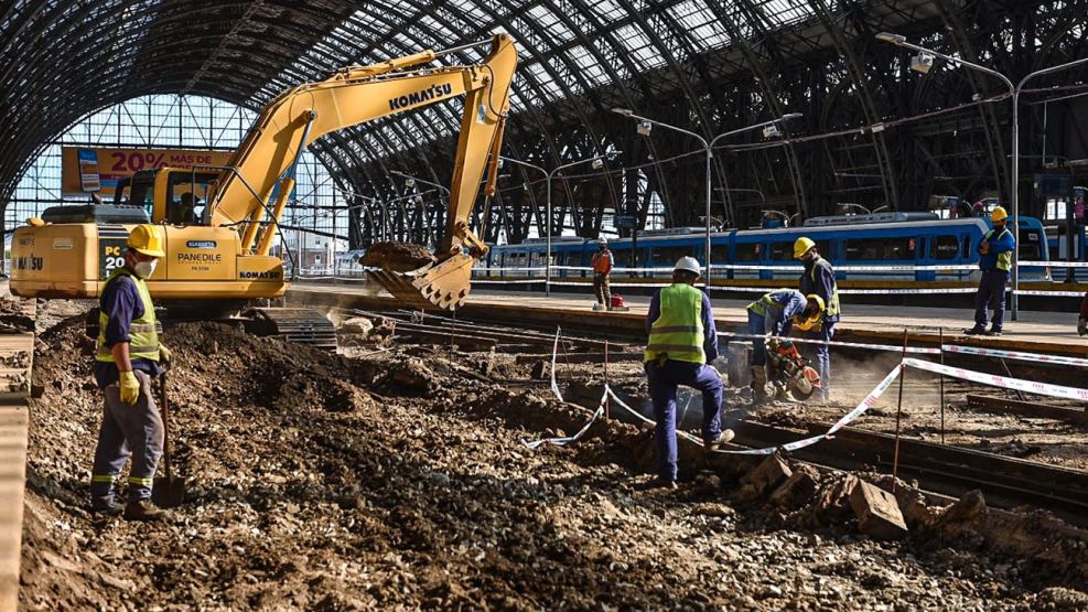 Trabajos de cambios de vías y cambios en la Estación Retiro